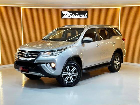 TOYOTA HILUX 2.7 SRV 4X2 CD 16V FLEX 4P AUTOMÁTICO
